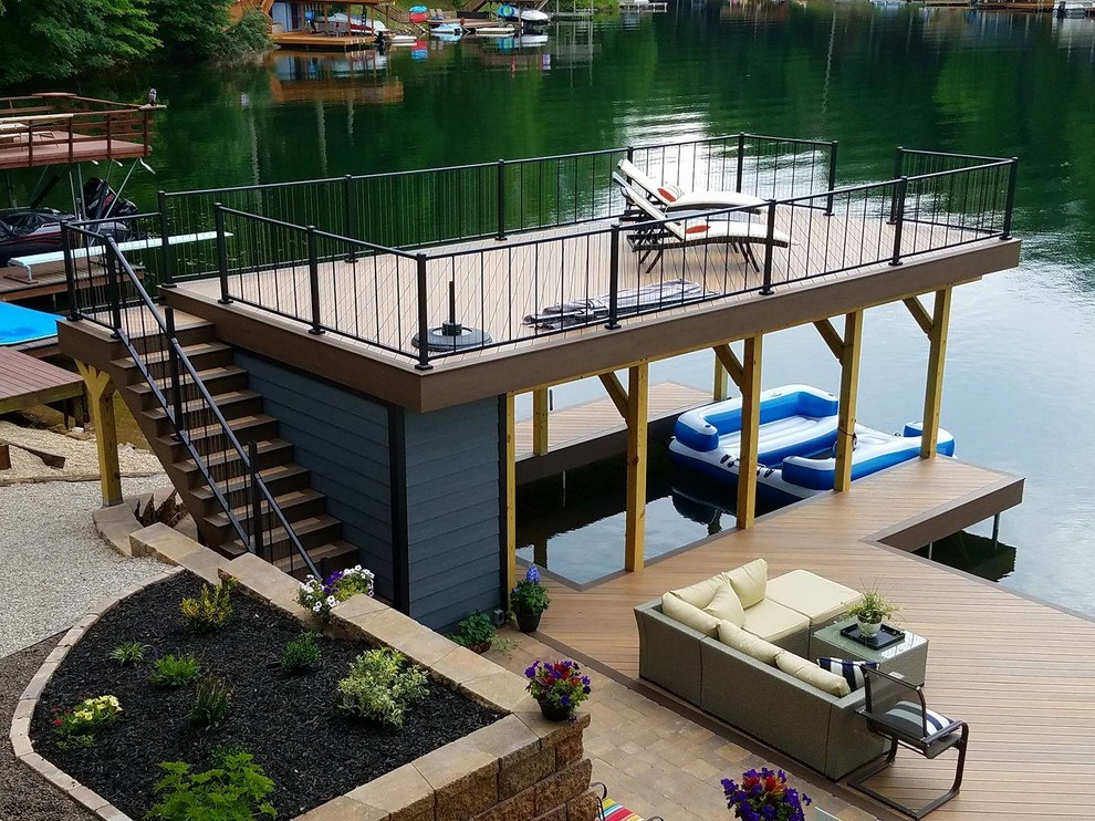 Transitional home design photo in Minneapolis