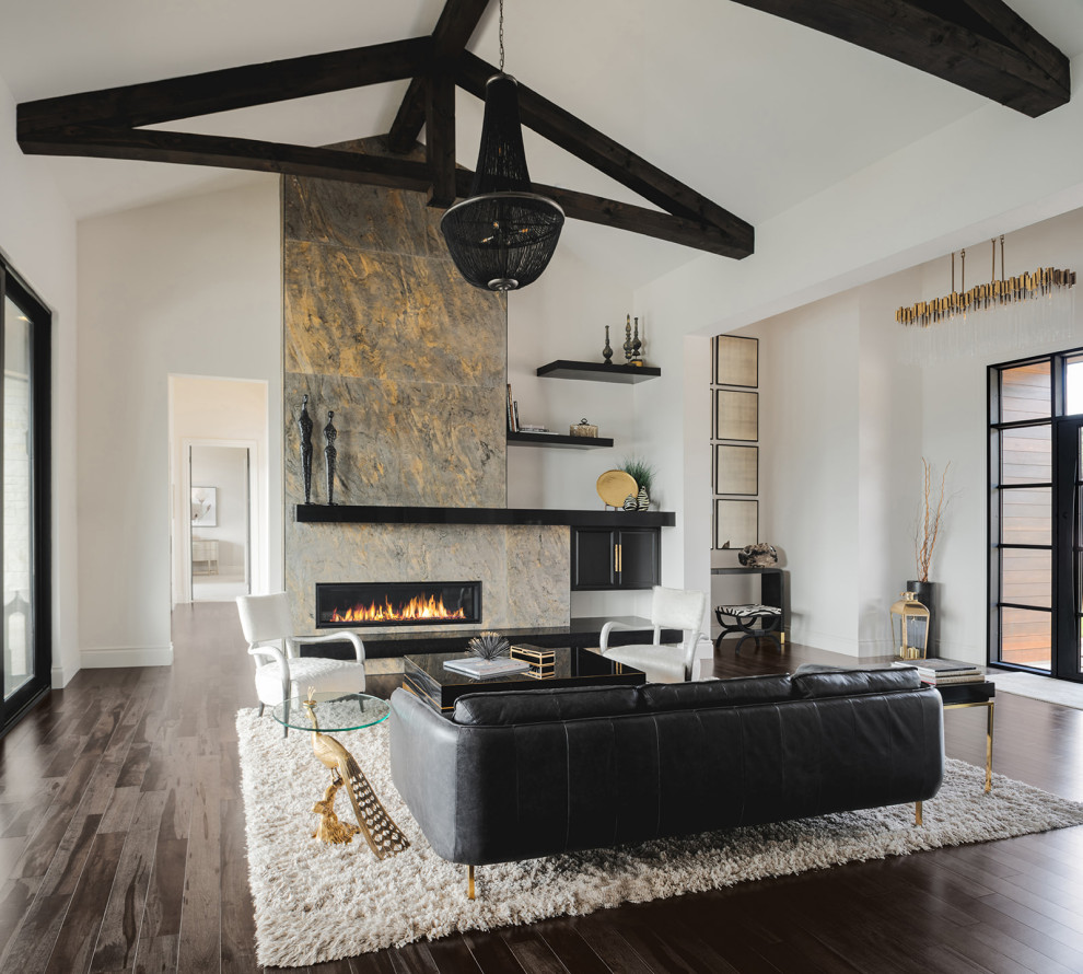 Example of a transitional home design design in Austin