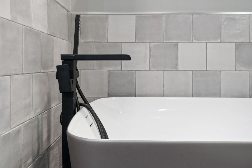 1950 River Way Drive