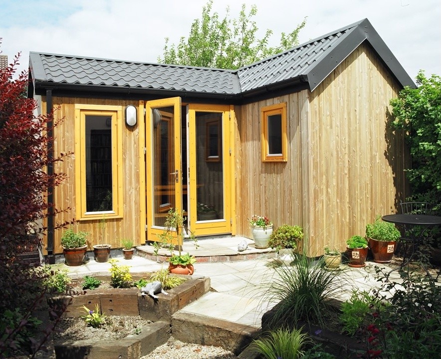 Photo of a contemporary shed and granny flat in Dublin.
