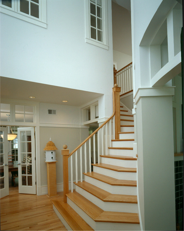 Photo of a transitional home design in Chicago.