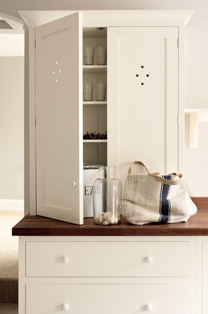 The Wymeswold Shaker Kitchen by deVOL rustic-kitchen