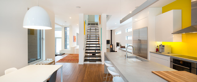 Candid modern-kitchen