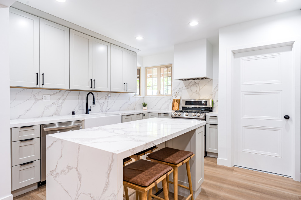 Kitchen - kitchen idea in Orange County