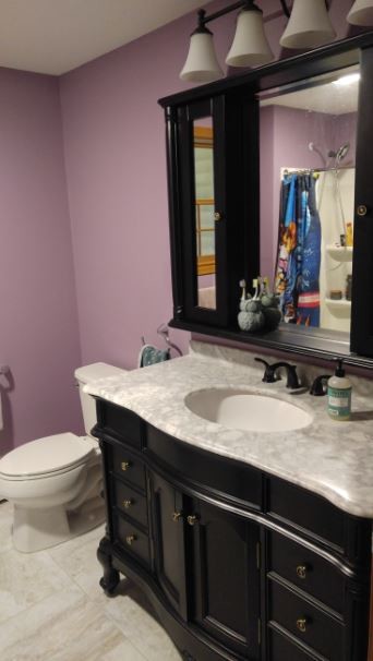 This is an example of a traditional bathroom in Boston.