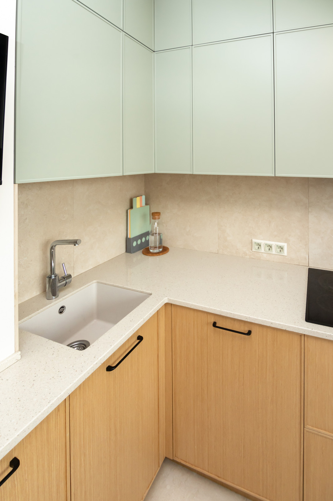 Неоклассическая кухня в трендовых цветах этого года