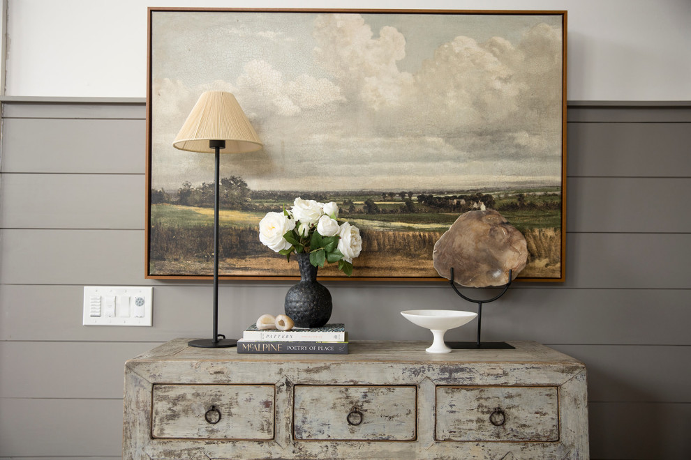 Example of a mountain style entryway design in Nashville