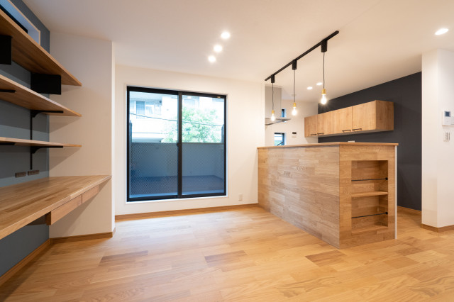 モダンスタイル&times;木質　家事室がある家 moderne-salon