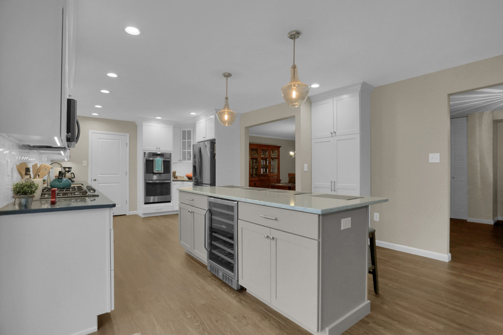 Kitchen - transitional kitchen idea