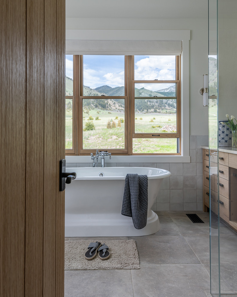 Bathroom - rustic bathroom idea