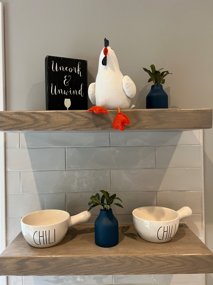 Home design - transitional home design idea in Boston
