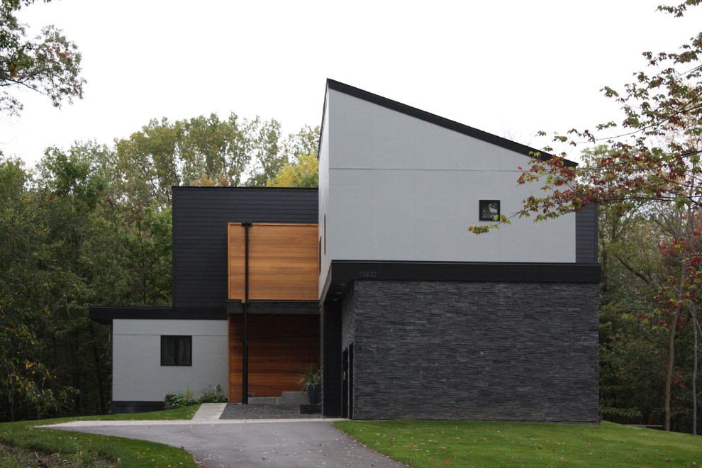 Inspiration for a mid-sized contemporary exterior in Minneapolis.