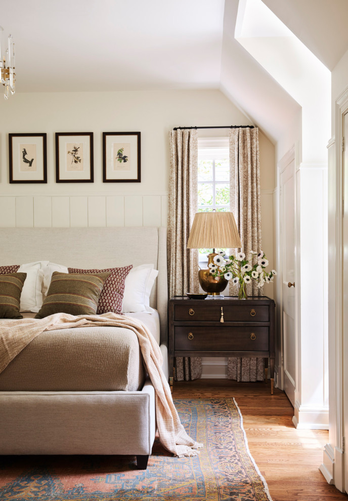 Inspiration for a timeless bedroom remodel in Nashville