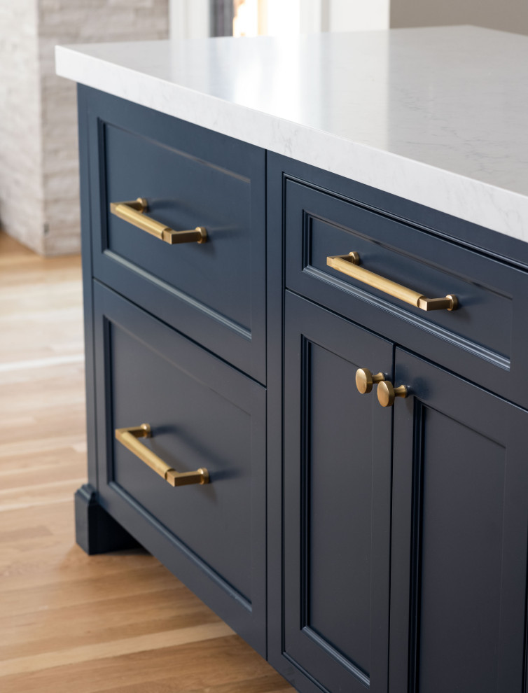 Inspiration for a transitional kitchen remodel in Boston