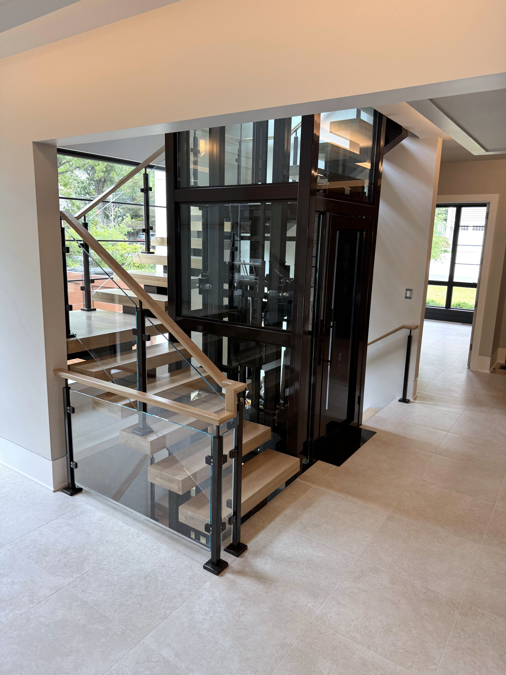 136_Modern Mono-Beam Encircling Glass Elevator, Bethesda, MD 20814
