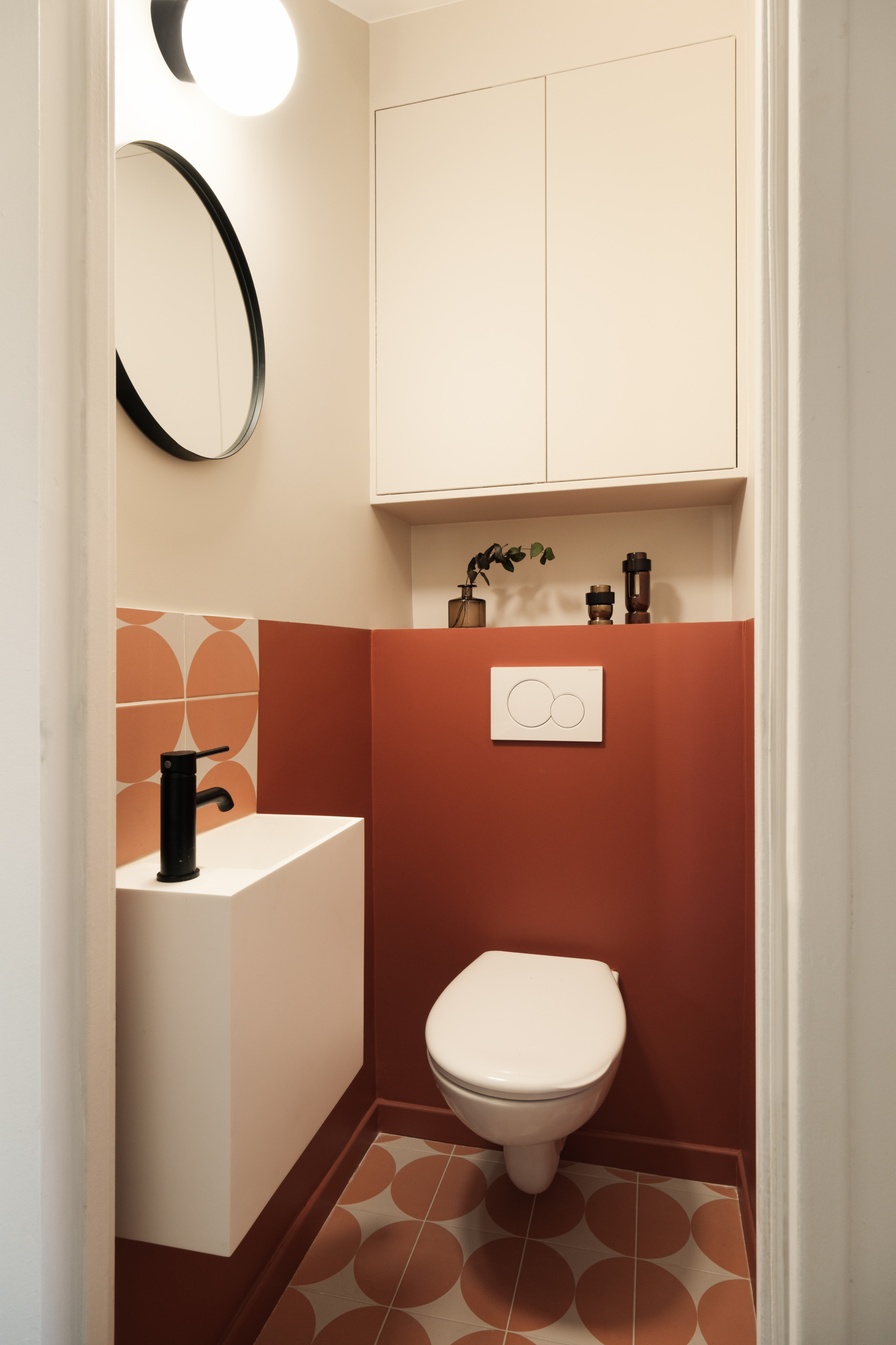 Rénovation colorée d’un appartement années 50