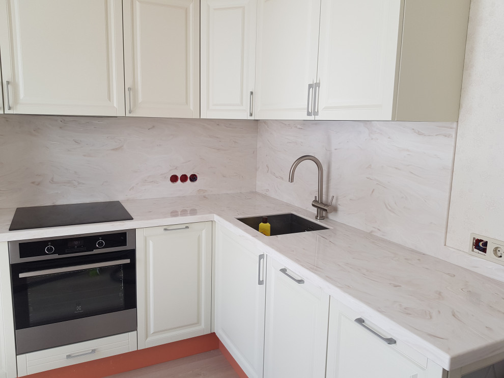 Кухонная столешница с фартуком из искусственного камня Corian Sand Storm