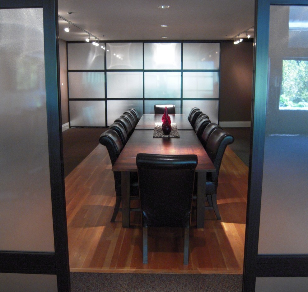 Contemporary dining room in Vancouver.