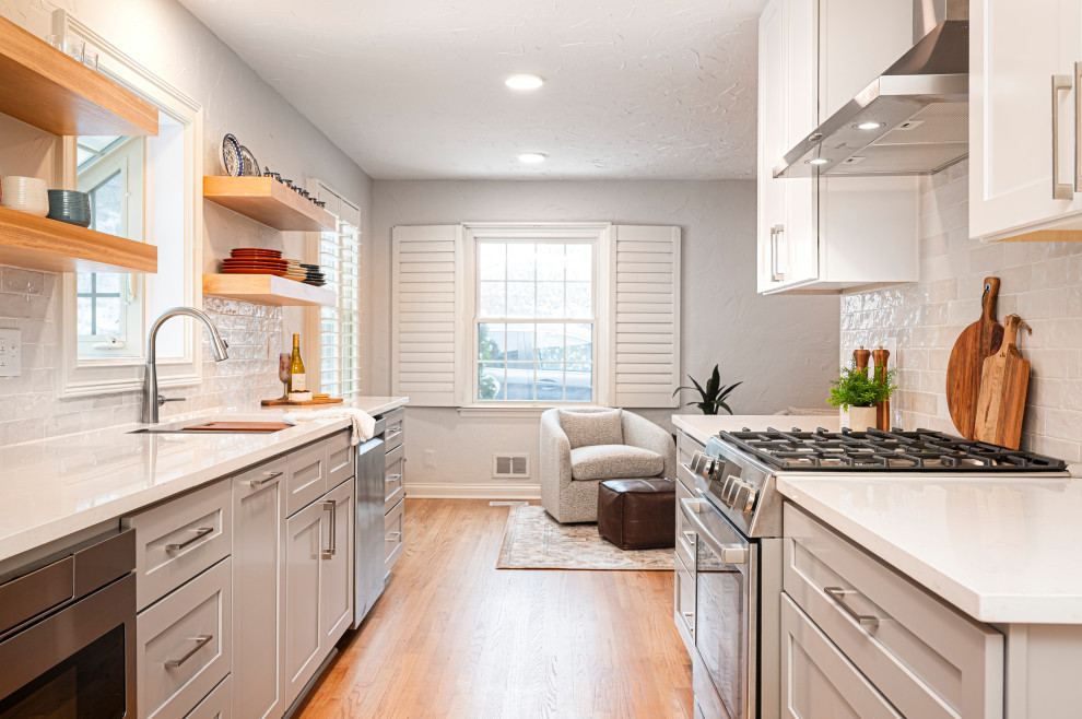 Inspiration for a transitional kitchen remodel in Indianapolis