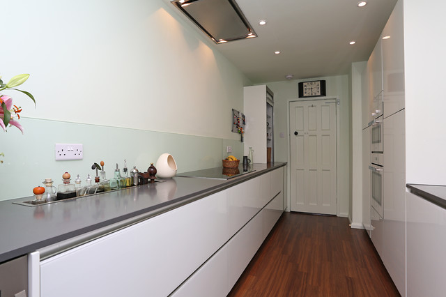 Small galley kitchen modern-koek