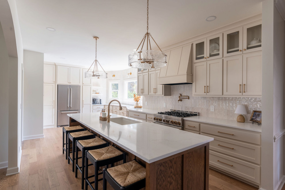 Contemporary Indian Lake Kitchen