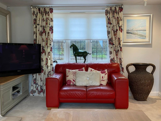 LUXURY COTTAGE CONVERSION bedroom