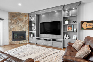 Taverne con home theatre e camino ad angolo Febbraio 2025 Houzz IT