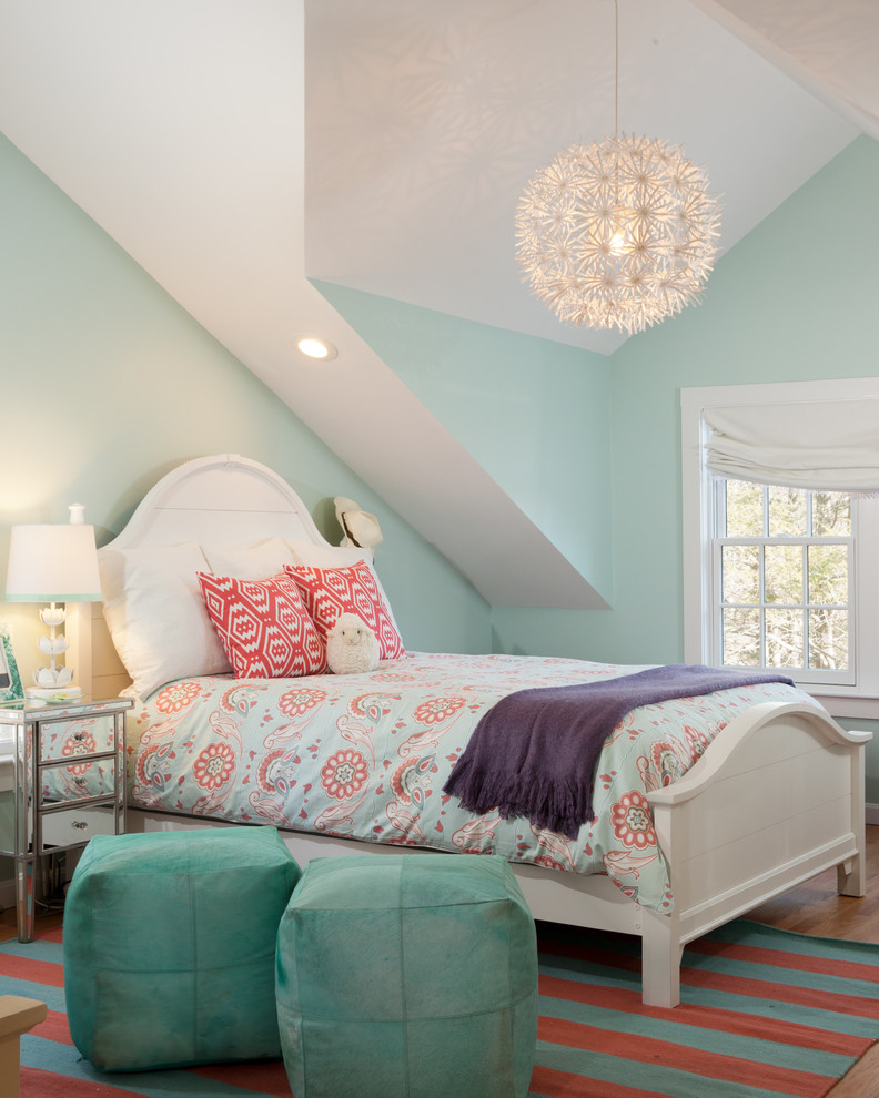Design ideas for a transitional kids' room for girls in Boston with blue walls.