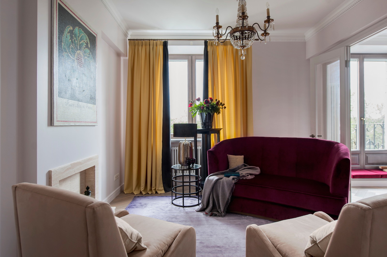 Квартира в доме по проекту архитектора Жолтовского.