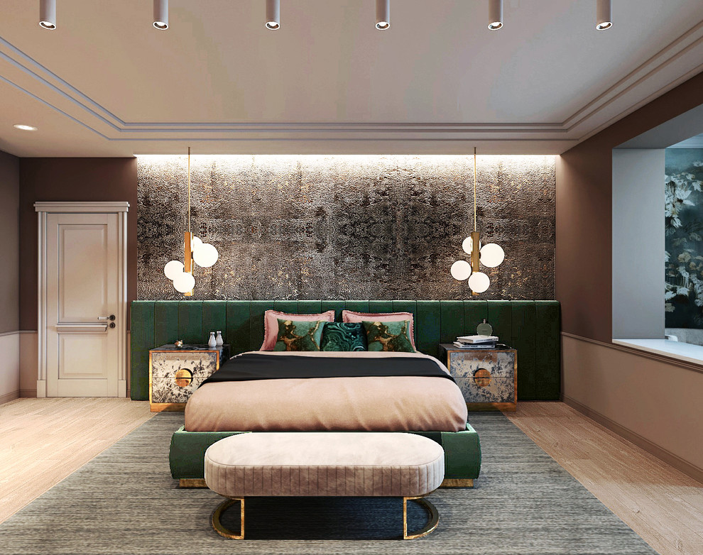 Глубокая зелень и жухлые розы