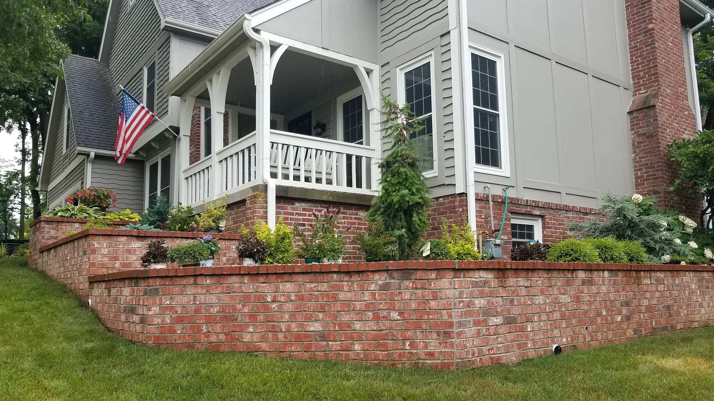 Lenexa planter beds AFTER