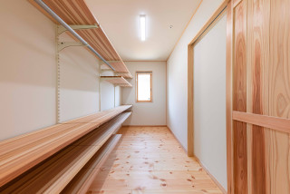 和モダンなおしゃれなウォークインクローゼットの画像 75選 22年11月 Houzz ハウズ