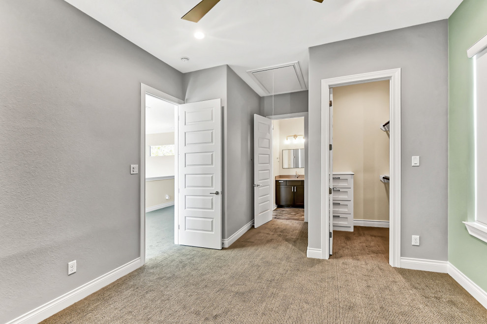 Inspiration for a contemporary home design remodel in Houston