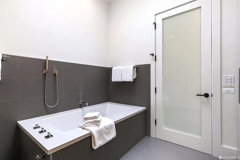 Design ideas for a transitional bathroom in San Francisco.