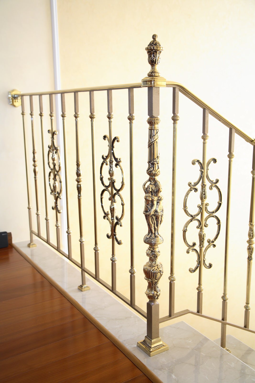 Элитные литые ограждения из латуни с позолотой 24к Grande forge (Франция)