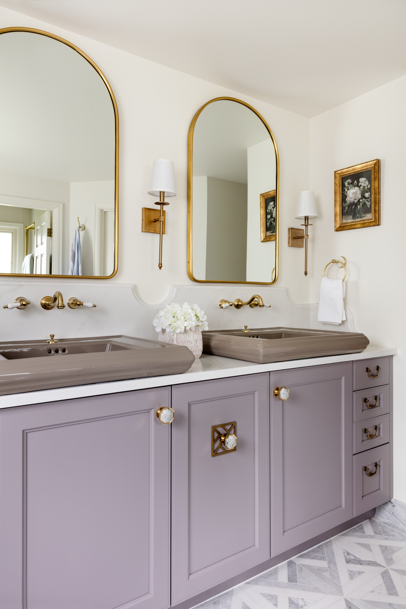Bathroom of the Week: English Cottage Charm With Lavender Hues, image size:1706x2560