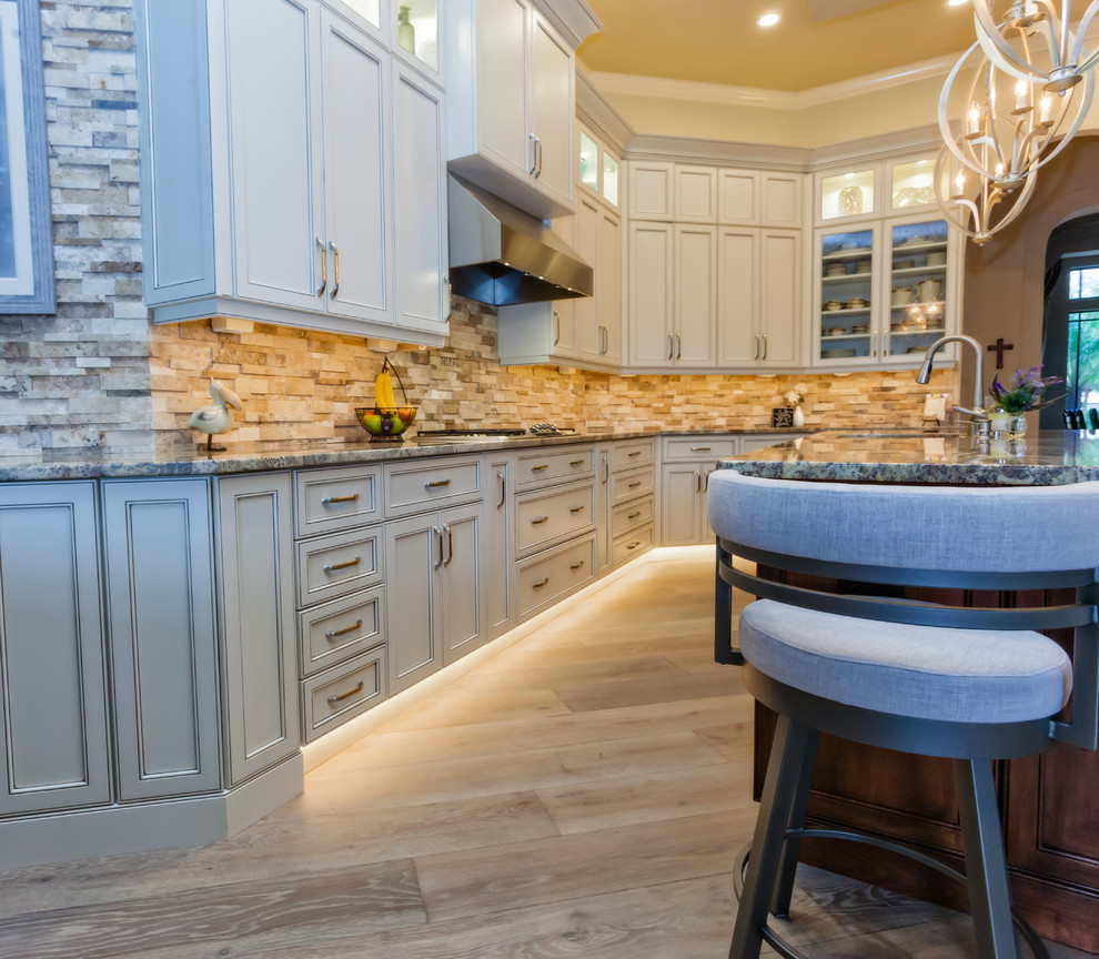 Transitional kitchen photo in Miami