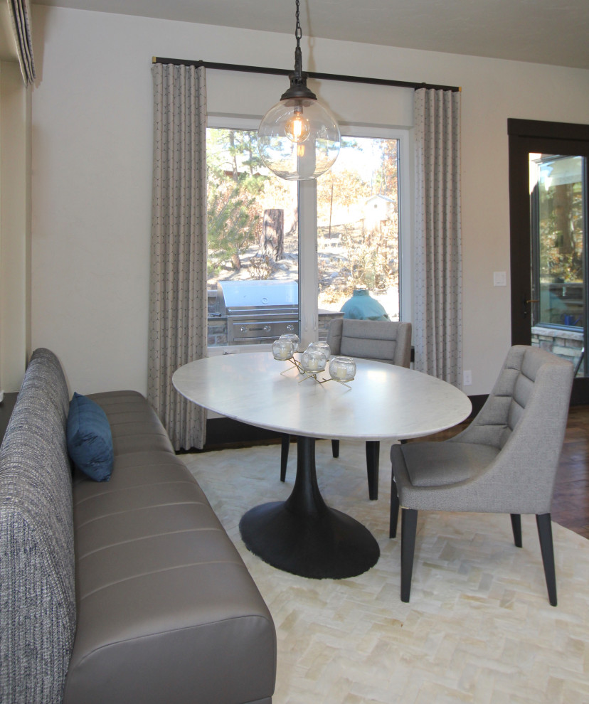 Dining room - transitional dining room idea