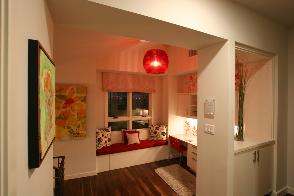 Photo of a modern kids' room in Austin.