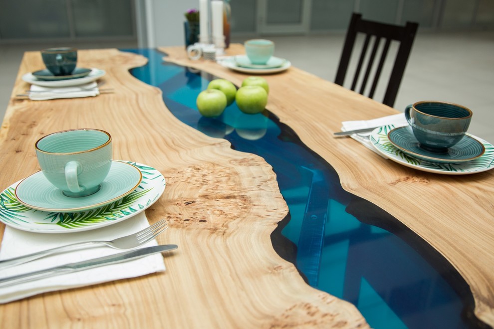 Обеденный стол-река из Карагача