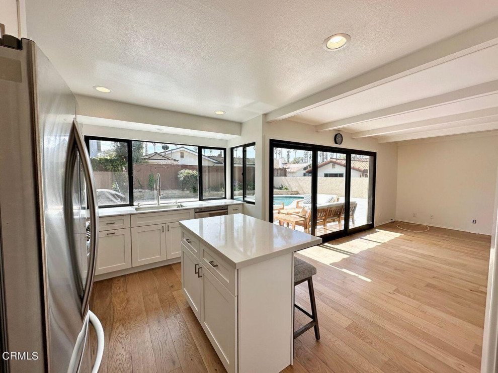 Narrow Island that still looks good