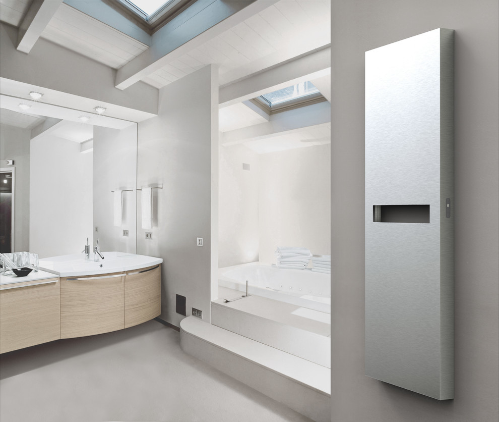 Bathroom - bathroom idea in Los Angeles