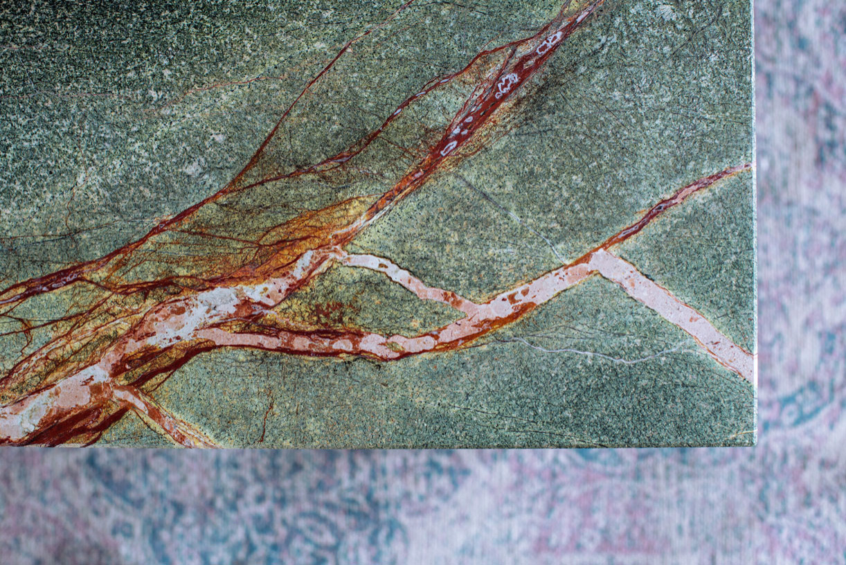 Изготовление на заказ столов и консолей