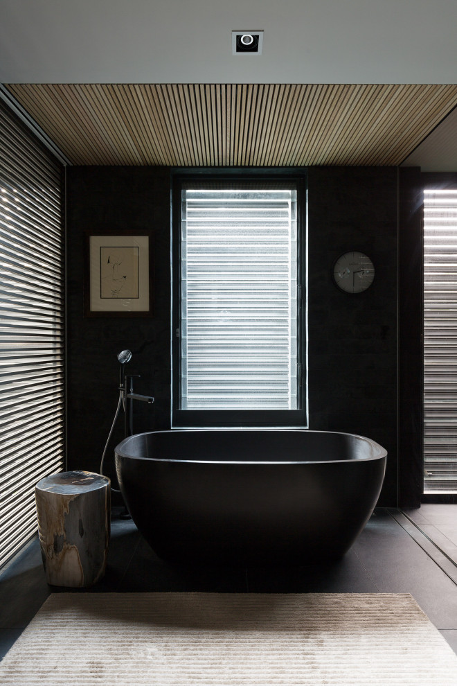 This is an example of a contemporary bathroom in Sydney.