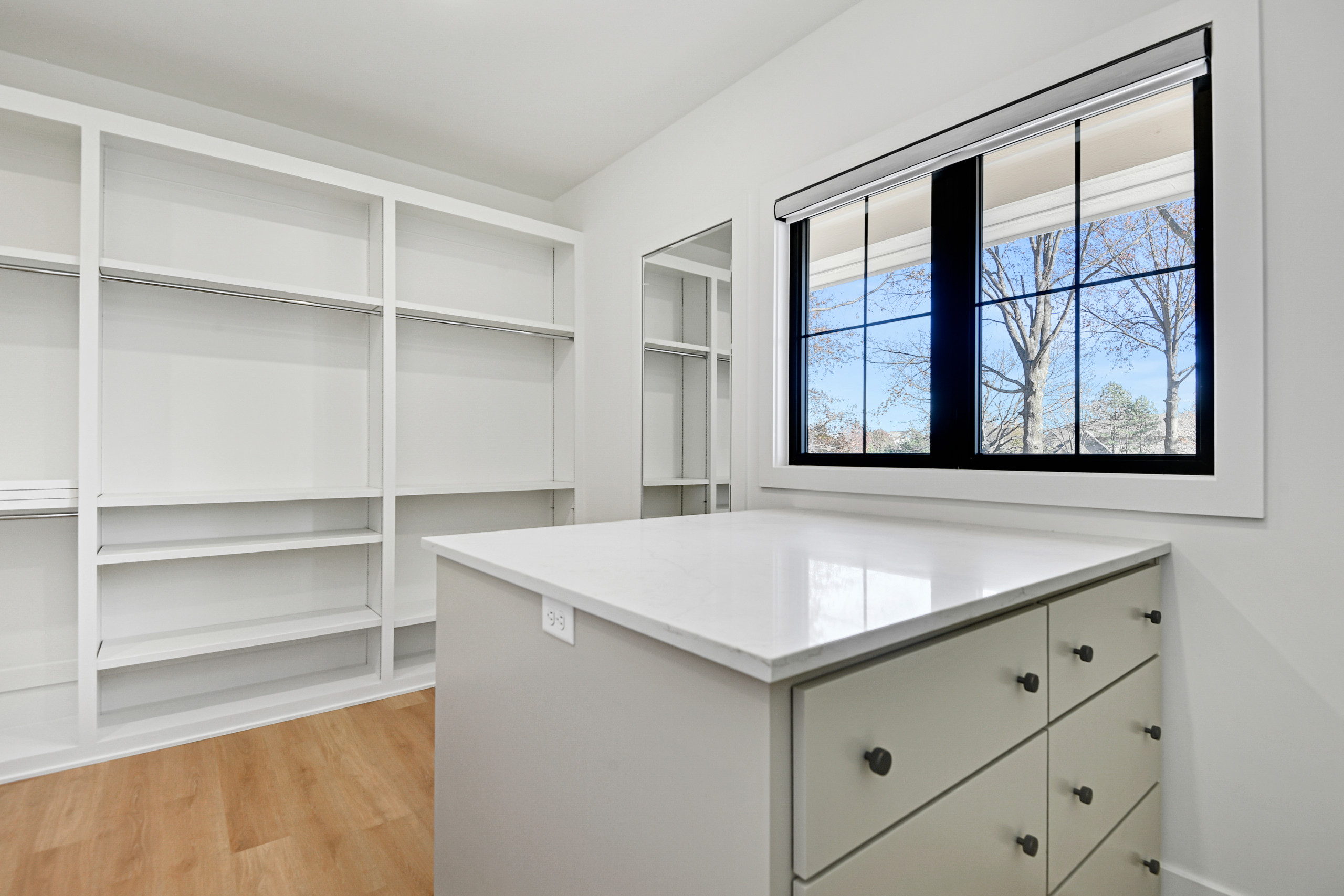 148th and Switzer, Custom Build