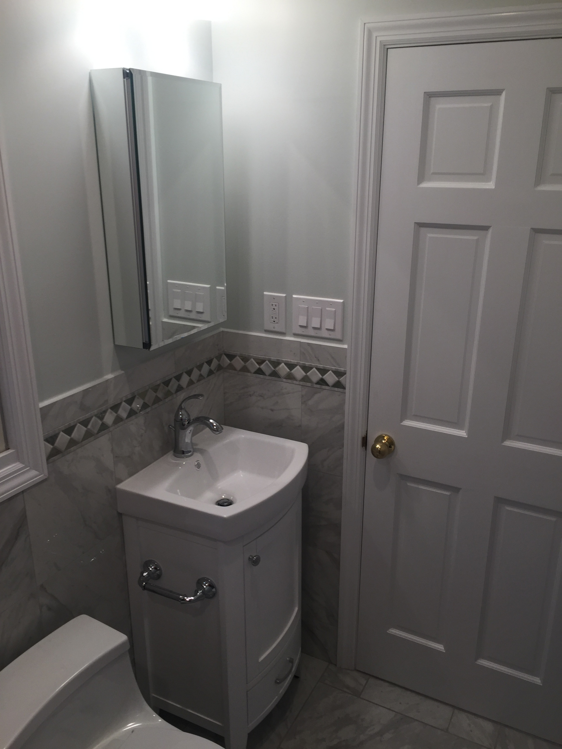 Flink's guest bathroom -  White Plains