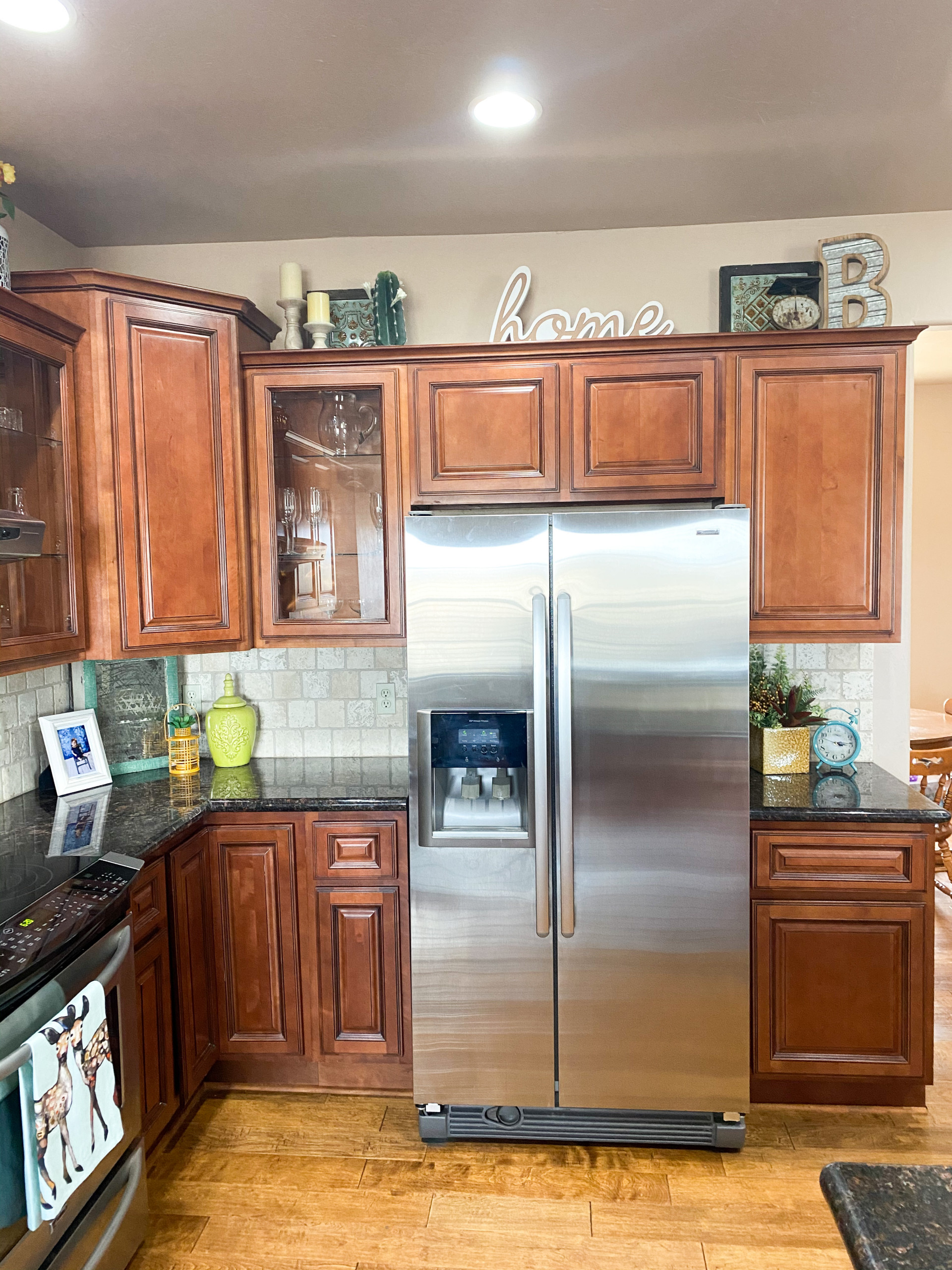 Brightly Colored Kitchen Decoration