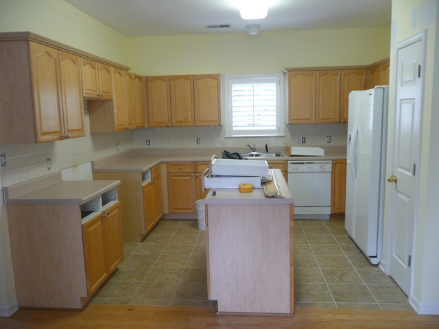 Transitional style kitchen transitional