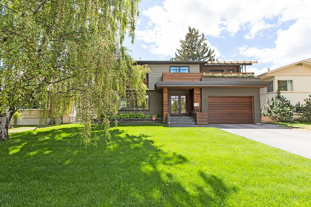 Minimalist exterior home photo in Toronto