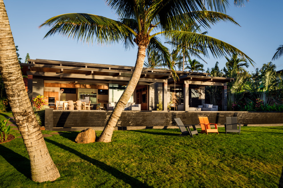 Photo of a contemporary exterior in Hawaii.